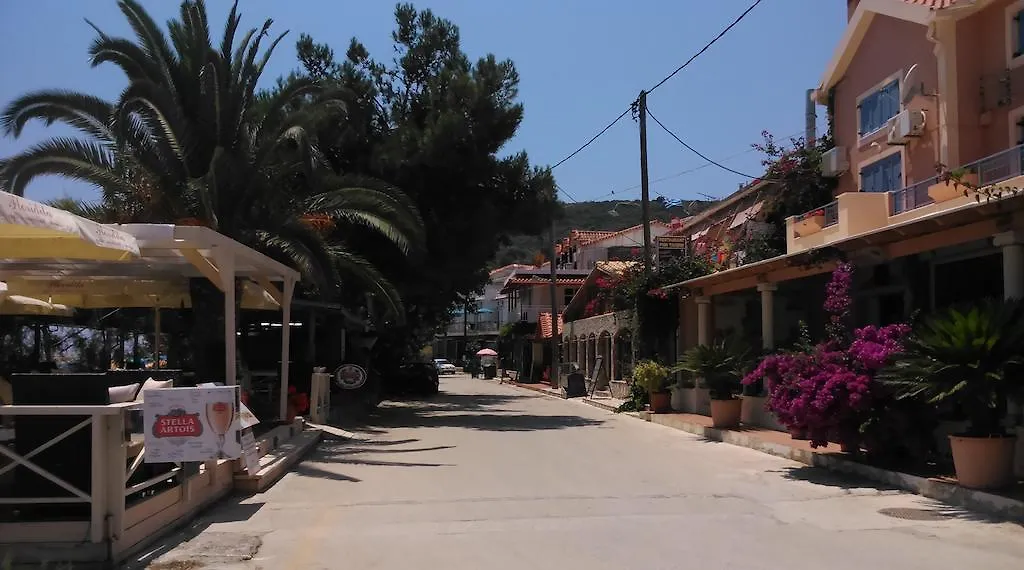 Makis Rooms Katelios
